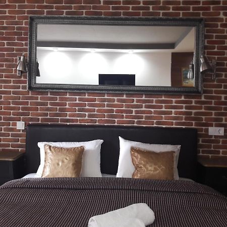 Mini Hotel On Demiivska キエフ エクステリア 写真