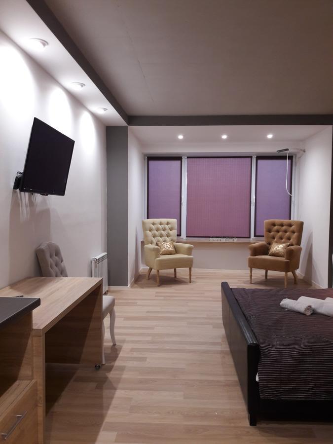 Mini Hotel On Demiivska キエフ エクステリア 写真
