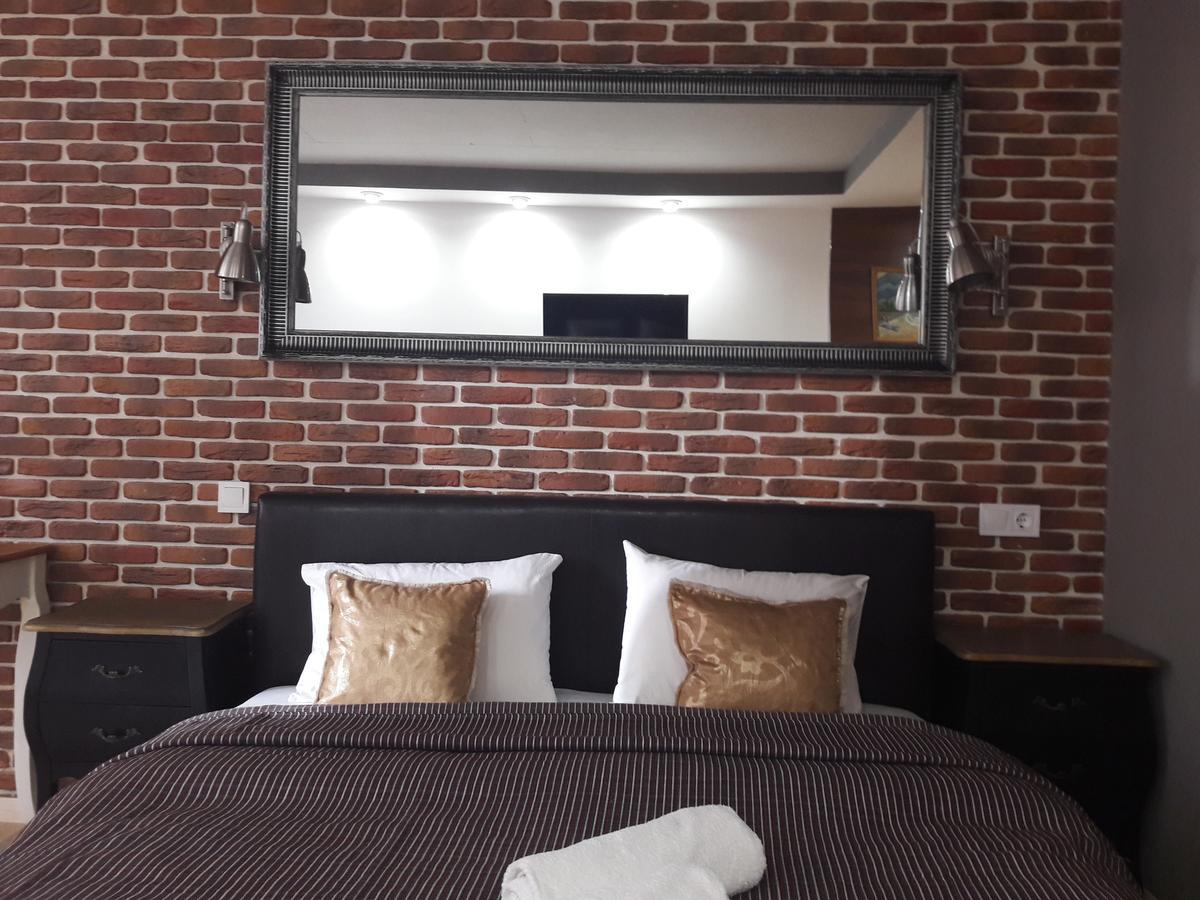Mini Hotel On Demiivska キエフ エクステリア 写真