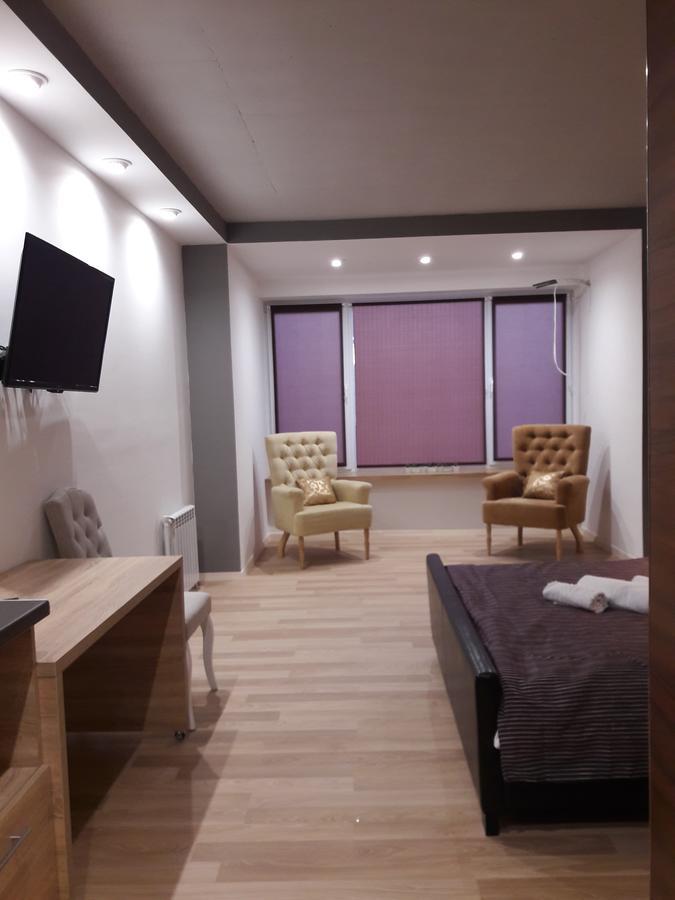 Mini Hotel On Demiivska キエフ エクステリア 写真